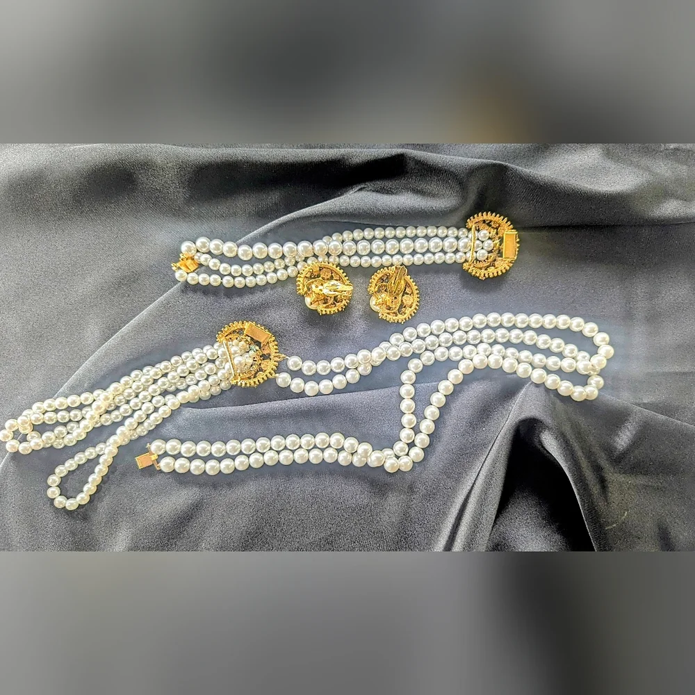 Vintage Pearl Rhinestone Necklace Bracelet Earrings Classic Statement Parue Set - Picture 3 of 7